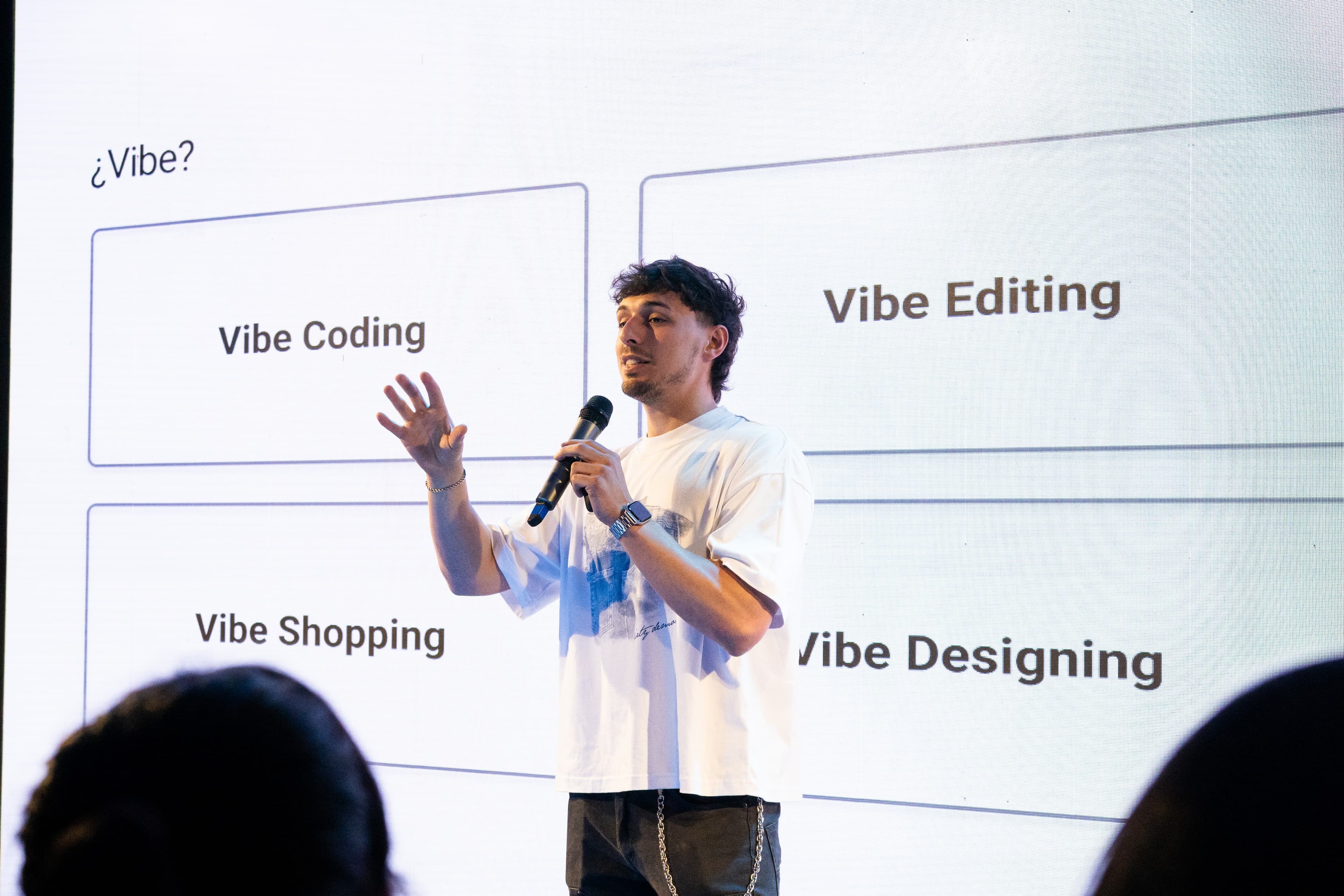 Fabrizio Guaglianone en auditorio